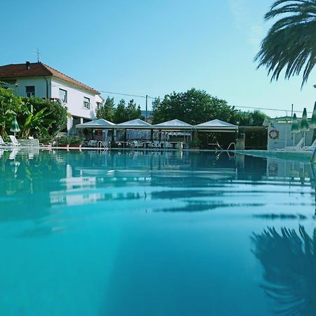 Bike And Breakfast Apartments Pietra Ligure Ngoại thất bức ảnh