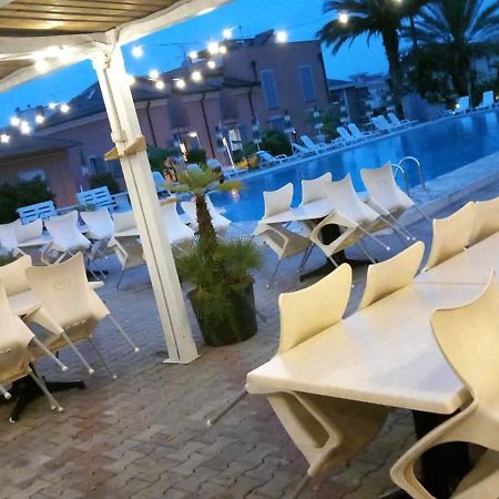 Bike And Breakfast Apartments Pietra Ligure Ngoại thất bức ảnh