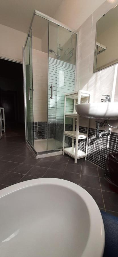 Bike And Breakfast Apartments Pietra Ligure Ngoại thất bức ảnh