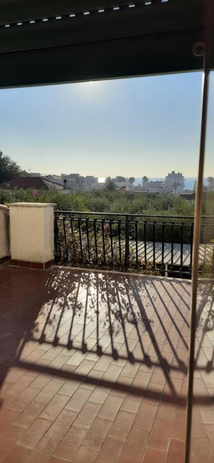 Bike And Breakfast Apartments Pietra Ligure Ngoại thất bức ảnh