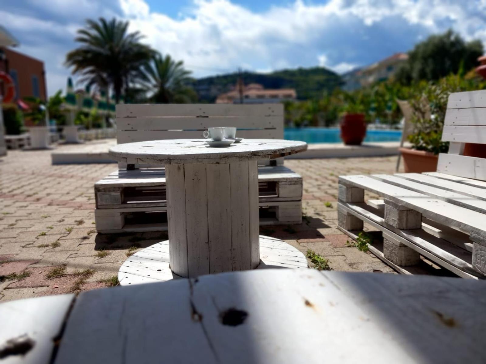 Bike And Breakfast Apartments Pietra Ligure Ngoại thất bức ảnh